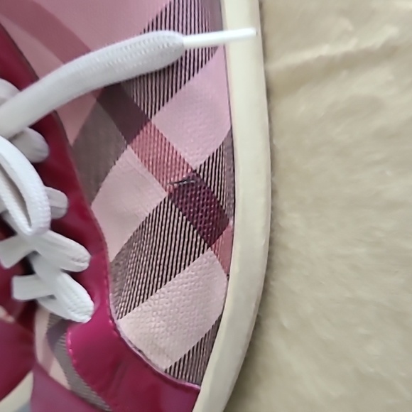 Authentic Raspberry Burberry Sneakers - Picture 4 of 4